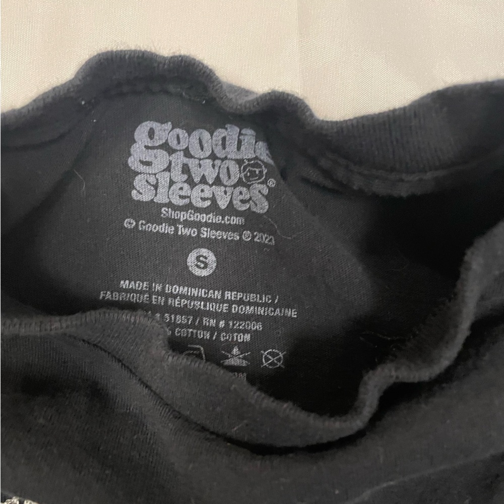 Black Graphic T-Shirt “Howdy Bitches” - Picture 3 of 5
